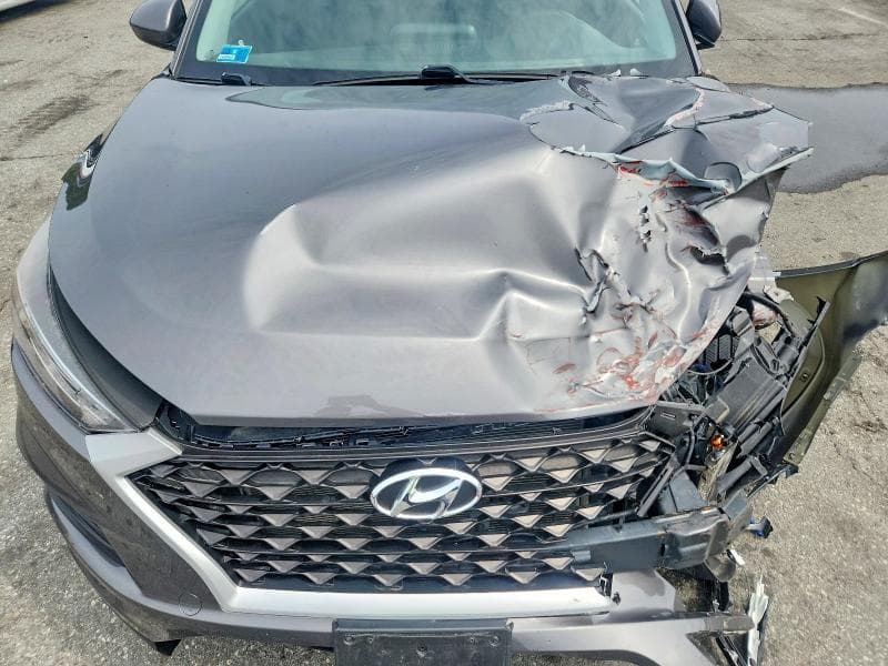 2020 HYUNDAI TUCSON SE SE 12