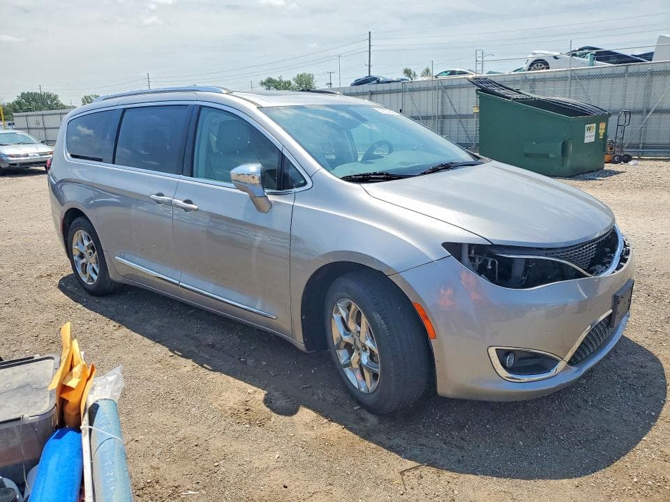 2017 CHRYSLER PACIFICA LIMITED LIMITED 4