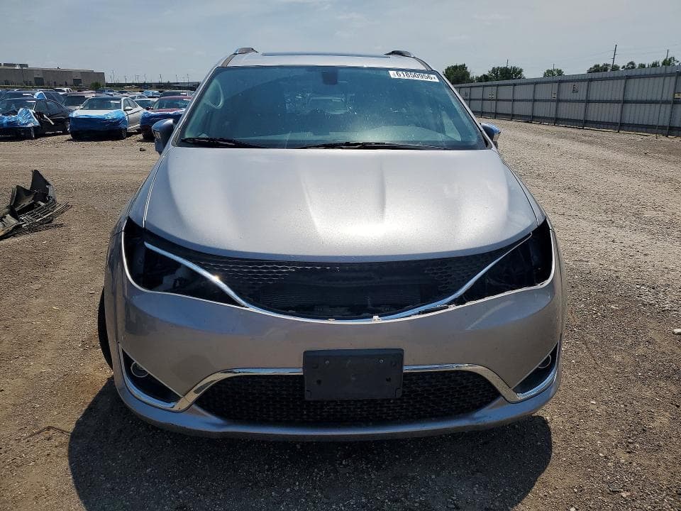 2017 CHRYSLER PACIFICA LIMITED LIMITED 5