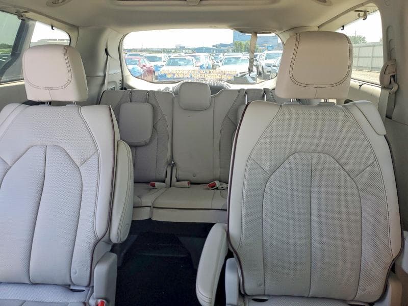 2017 CHRYSLER PACIFICA LIMITED LIMITED 10