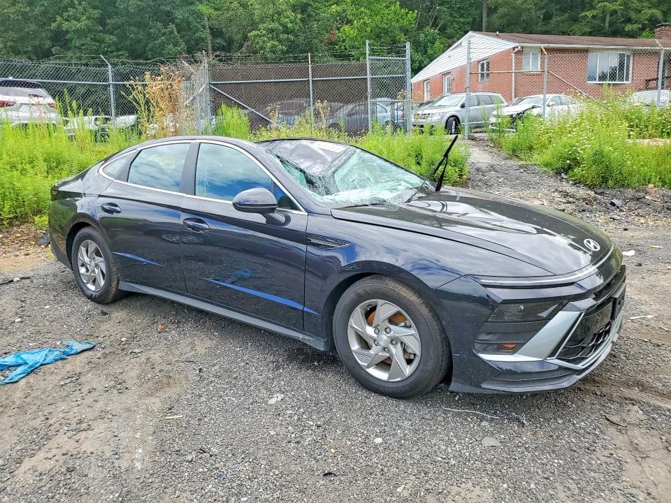 2025 HYUNDAI SONATA SE 4