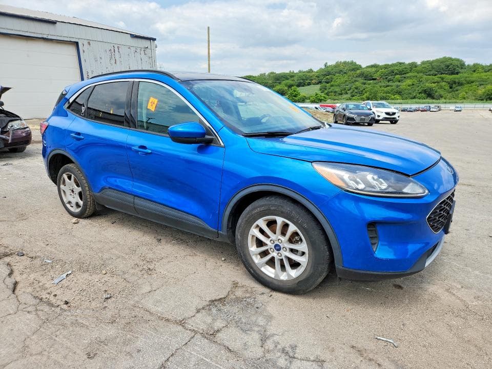 2020 FORD ESCAPE SE 4