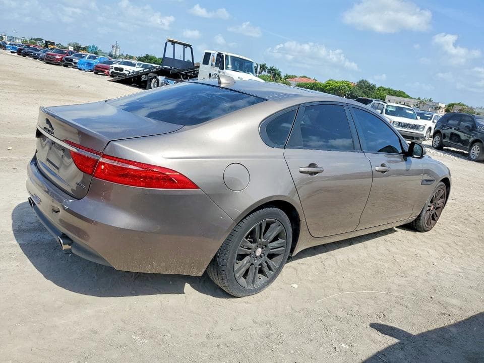 2017 JAGUAR XF PREMIUM PREMIUM 3