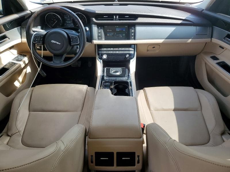 2017 JAGUAR XF PREMIUM PREMIUM 8
