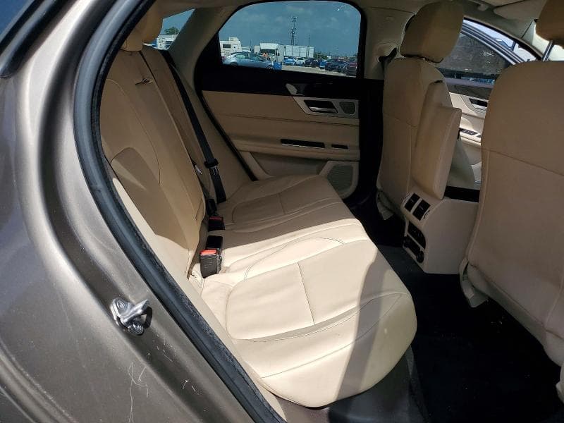 2017 JAGUAR XF PREMIUM PREMIUM 10