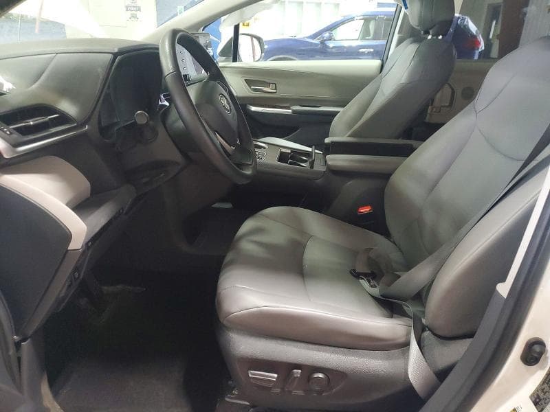 2023 TOYOTA SIENNA XLE 7