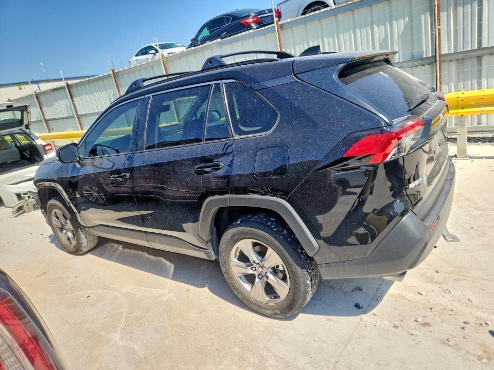 2024 TOYOTA RAV4 XLE 2
