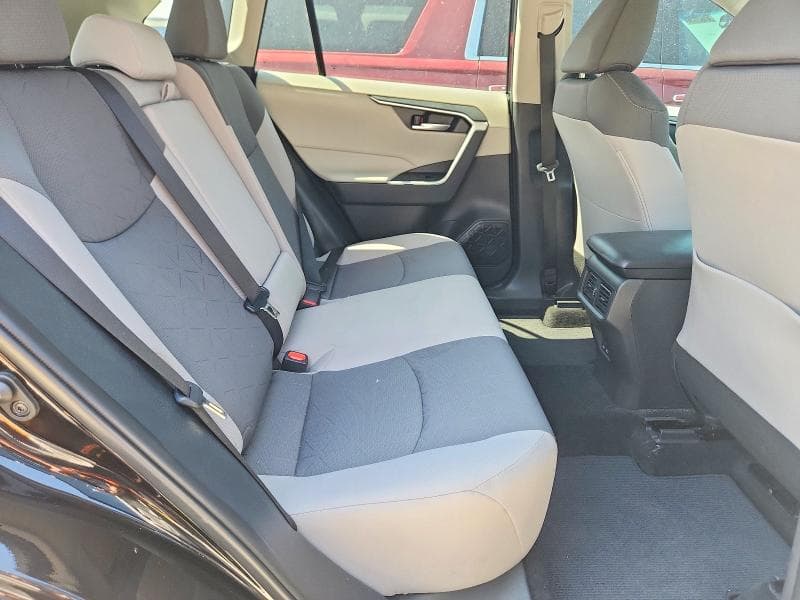 2024 TOYOTA RAV4 XLE 11