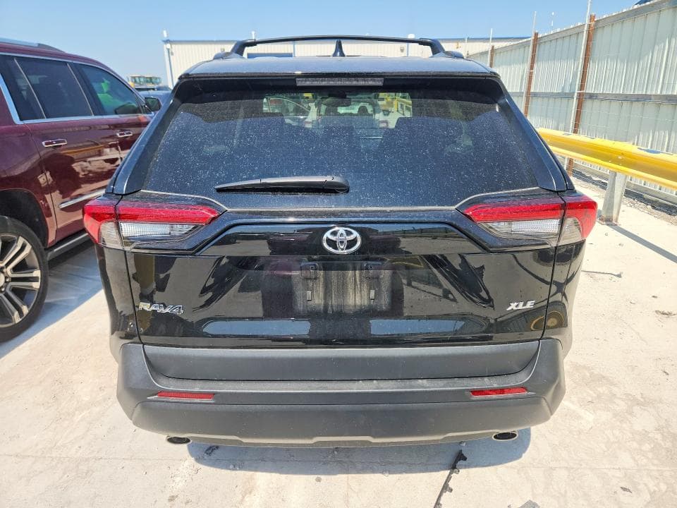 2024 TOYOTA RAV4 XLE 6