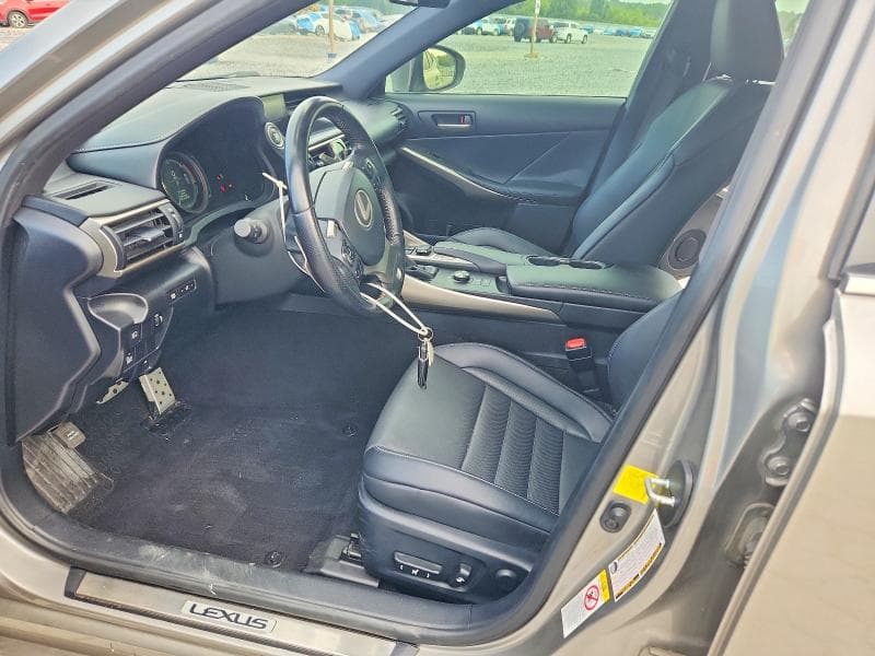 2018 LEXUS IS 300 7