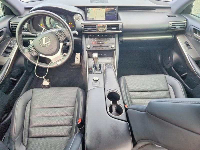 2018 LEXUS IS 300 8