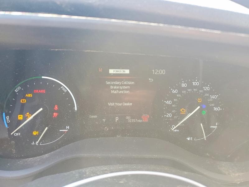 2025 TOYOTA SIENNA LE 9