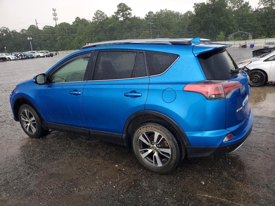 2017 TOYOTA RAV4 XLE 2
