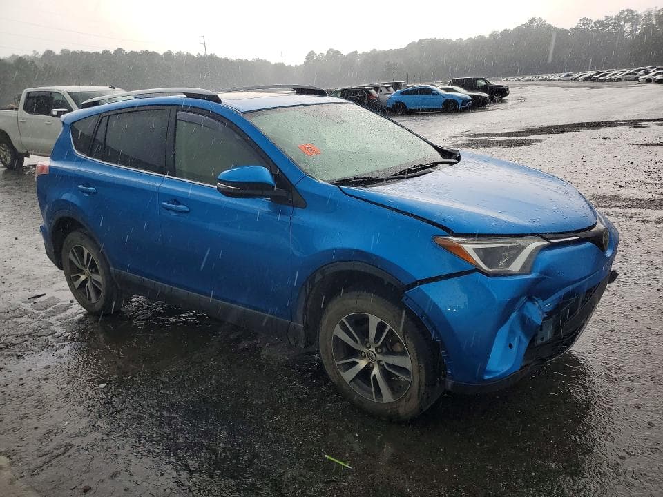 2017 TOYOTA RAV4 XLE 4
