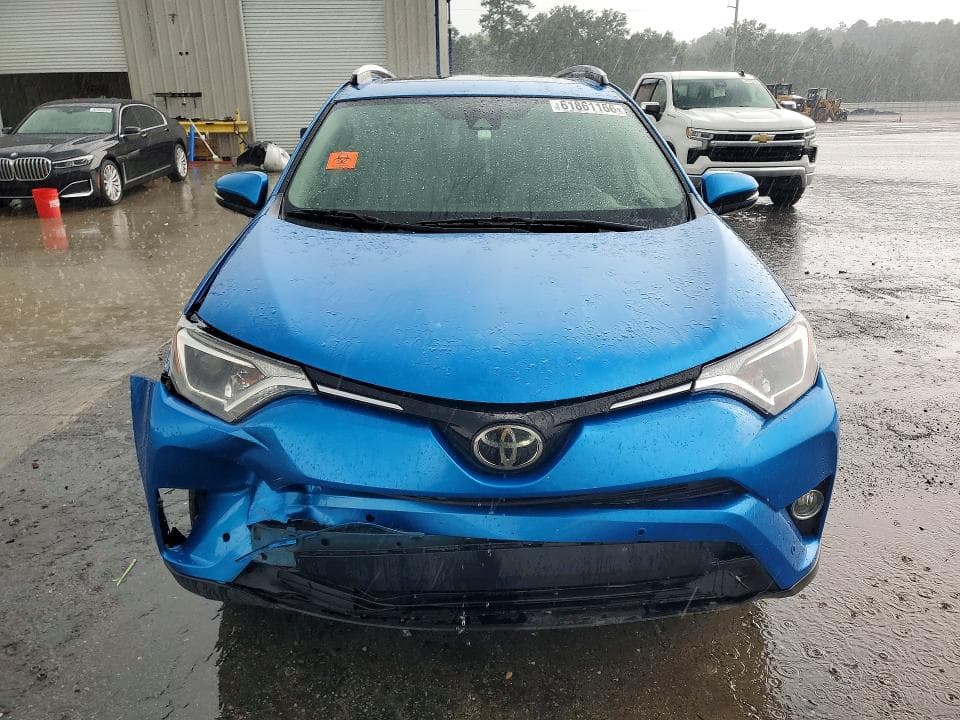 2017 TOYOTA RAV4 XLE 5