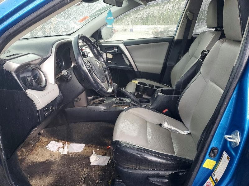 2017 TOYOTA RAV4 XLE 7