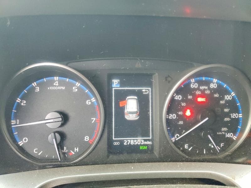 2017 TOYOTA RAV4 XLE 9