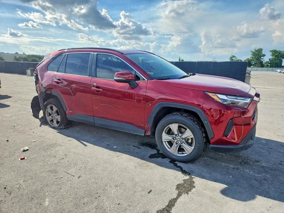 2023 TOYOTA RAV4 HYBRID XLE 4