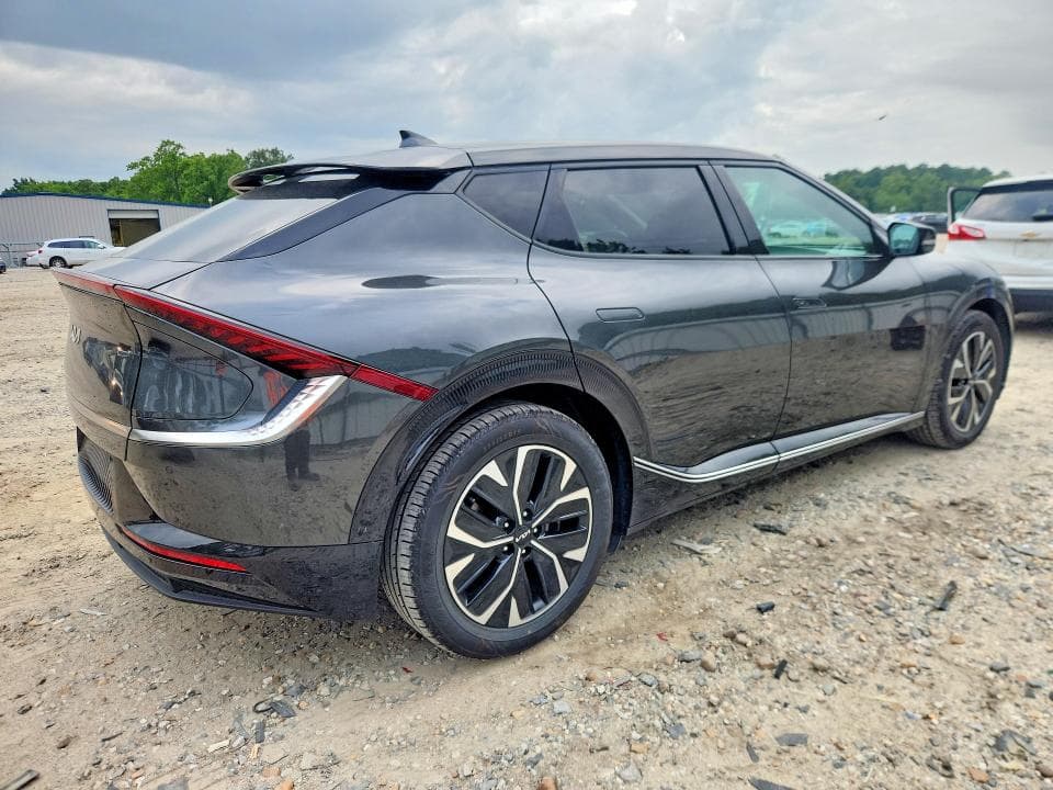 2023 KIA EV6 WIND 3