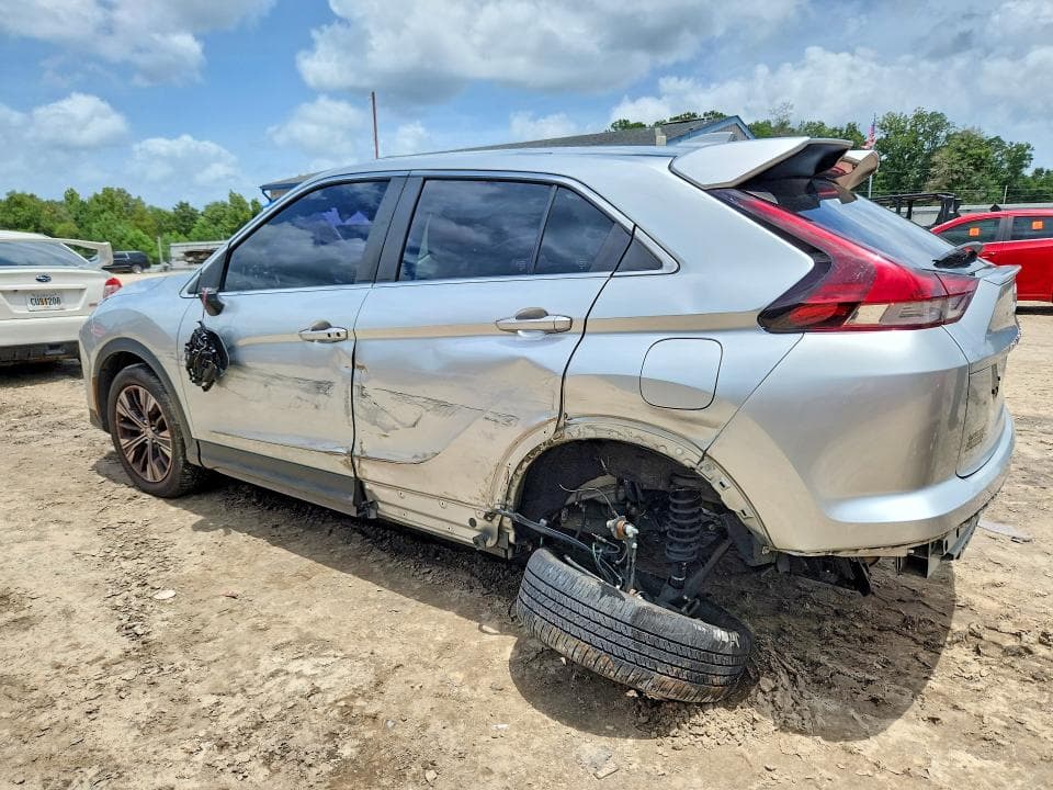 2022 MITSUBISHI ECLIPSE CROSS SE 2