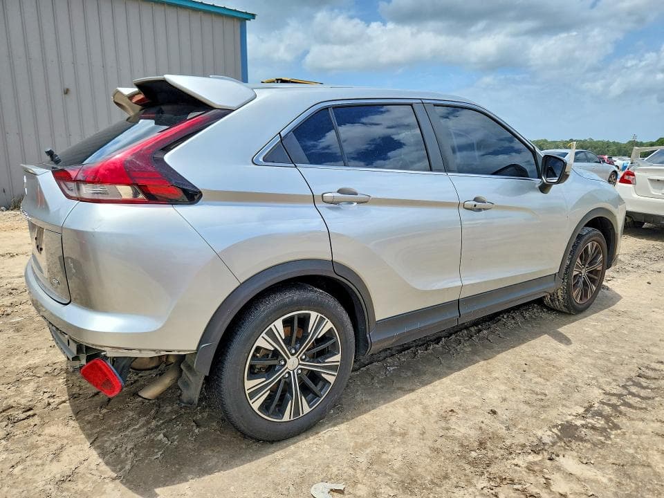 2022 MITSUBISHI ECLIPSE CROSS SE 3