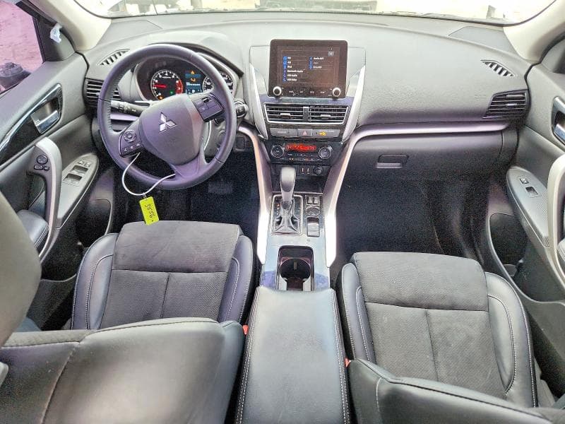 2022 MITSUBISHI ECLIPSE CROSS SE 8