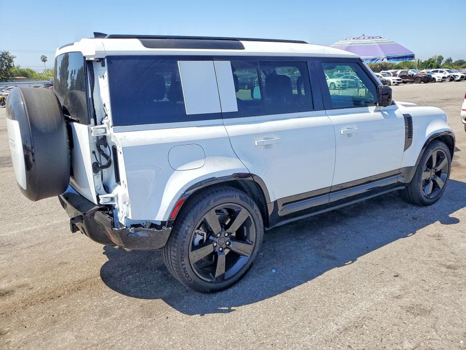 2026 LAND ROVER DEFENDER 3