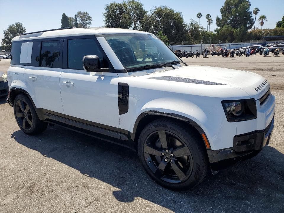 2026 LAND ROVER DEFENDER 4