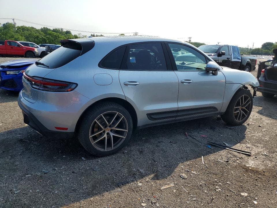2023 PORSCHE MACAN BASE 3