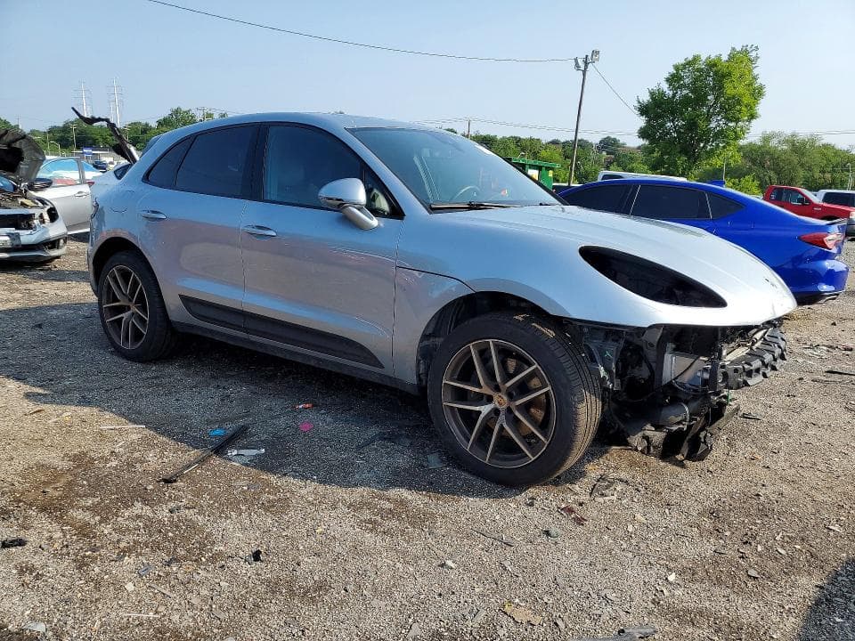 2023 PORSCHE MACAN BASE 4