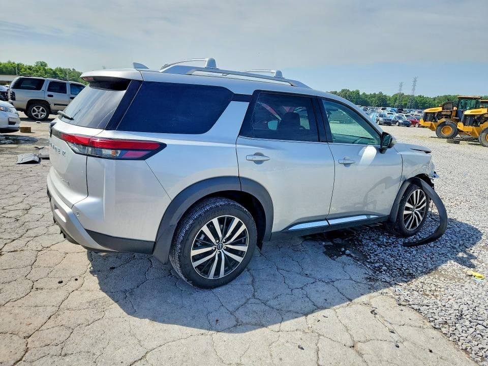2025 NISSAN PATHFINDER PLATINUM 3
