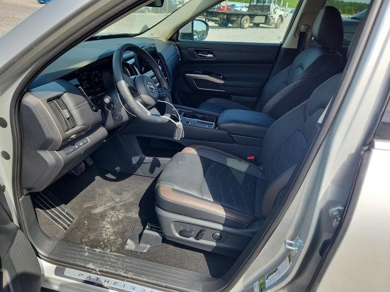 2025 NISSAN PATHFINDER PLATINUM 7