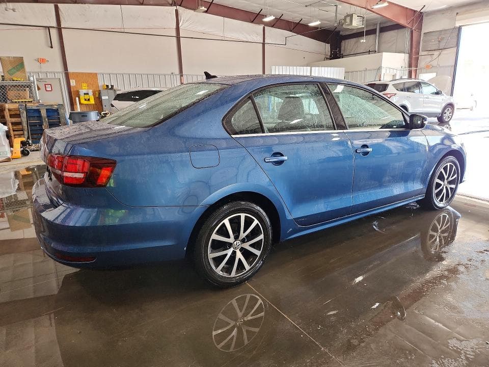 2017 VOLKSWAGEN JETTA SE 3