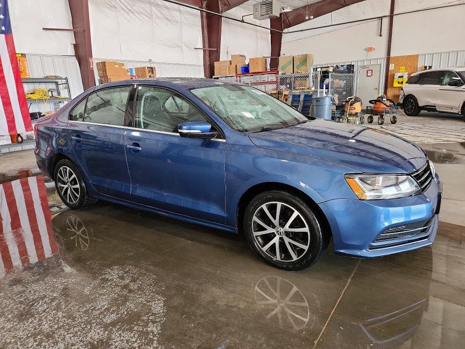 2017 VOLKSWAGEN JETTA SE 4
