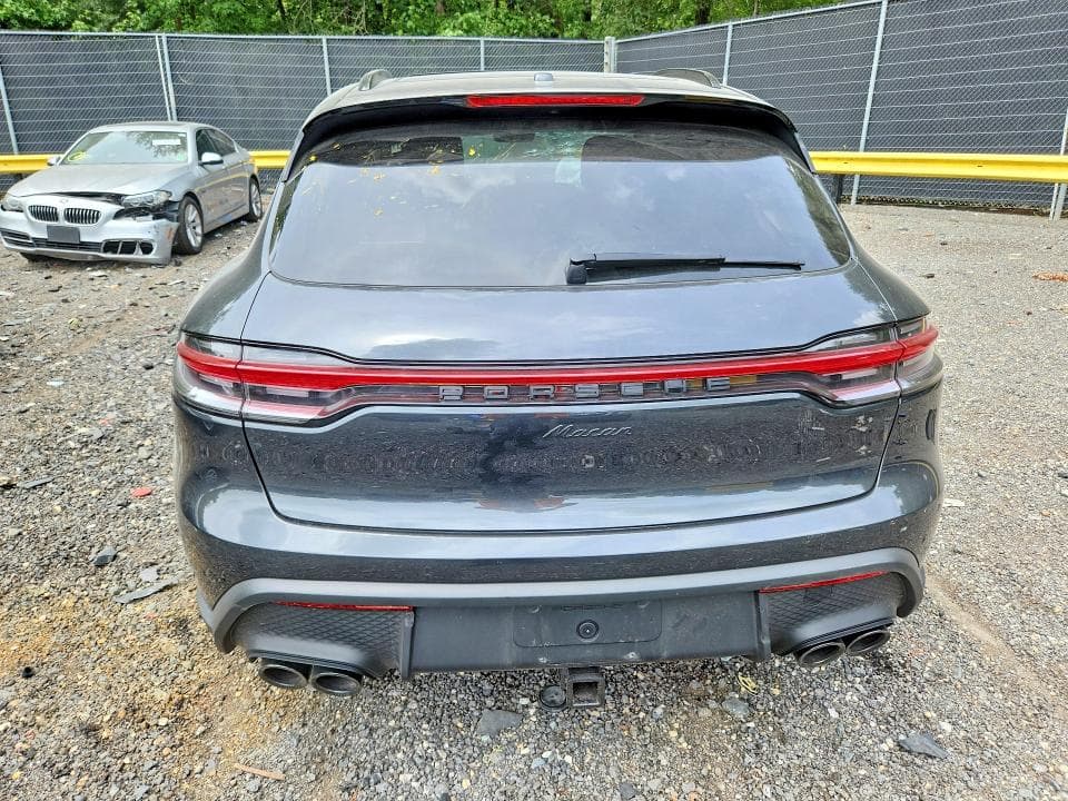 2024 PORSCHE MACAN BASE 6