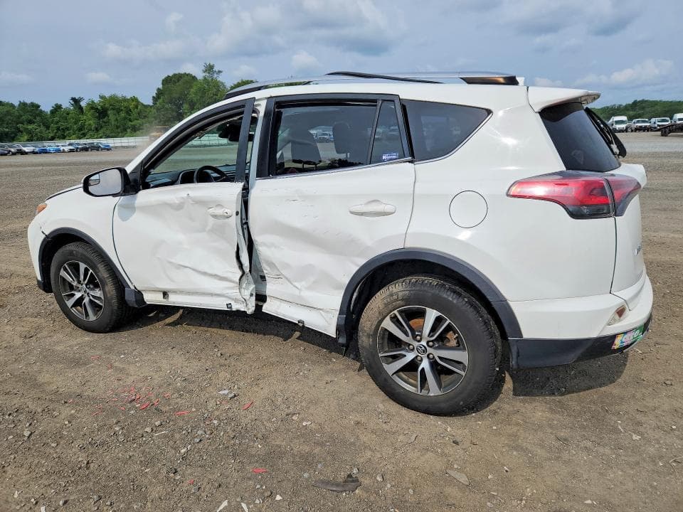 2017 TOYOTA RAV4 XLE 2