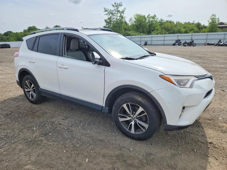 2017 TOYOTA RAV4 XLE 4