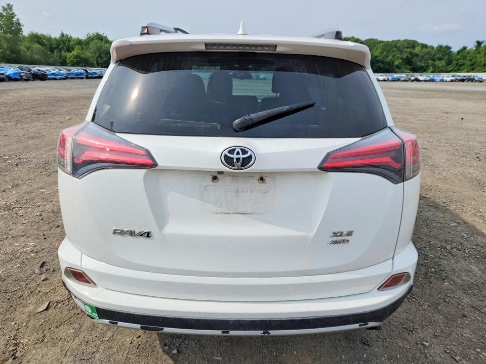 2017 TOYOTA RAV4 XLE 6