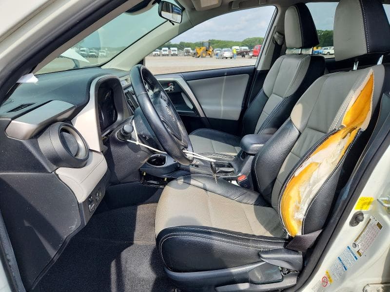 2017 TOYOTA RAV4 XLE 7