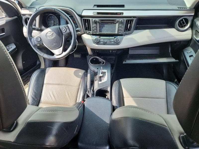 2017 TOYOTA RAV4 XLE 8
