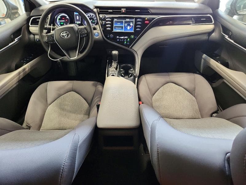 2018 TOYOTA CAMRY LE 8