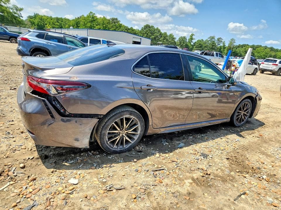 2021 TOYOTA CAMRY SE 3