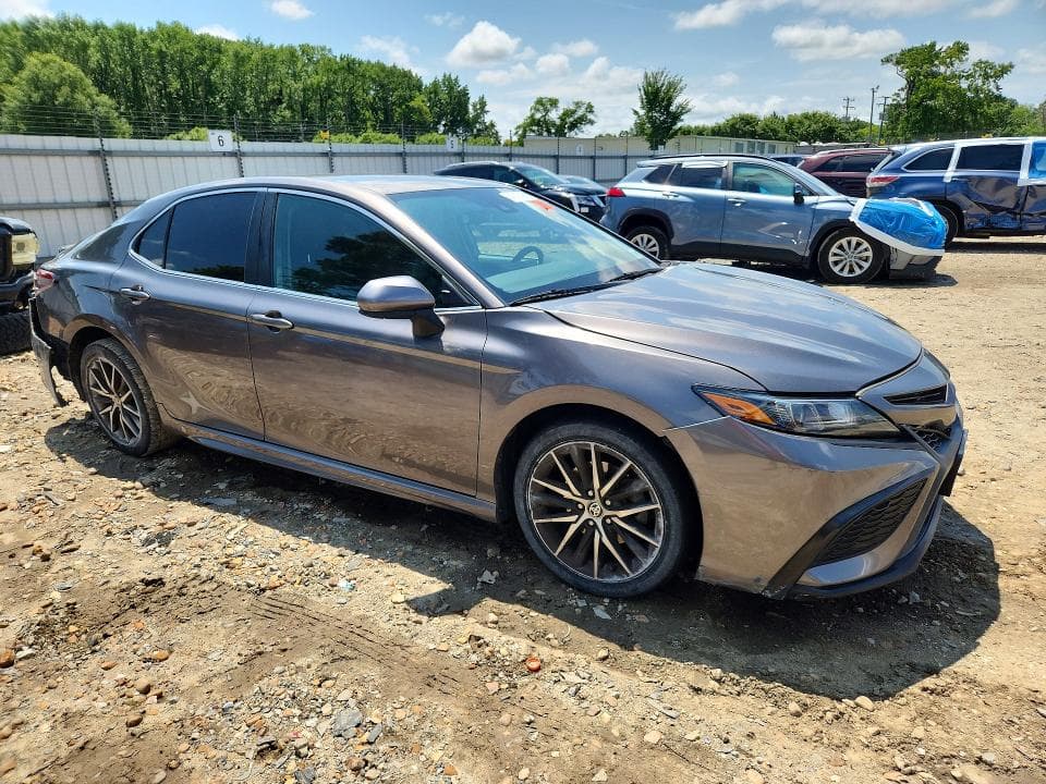 2021 TOYOTA CAMRY SE 4