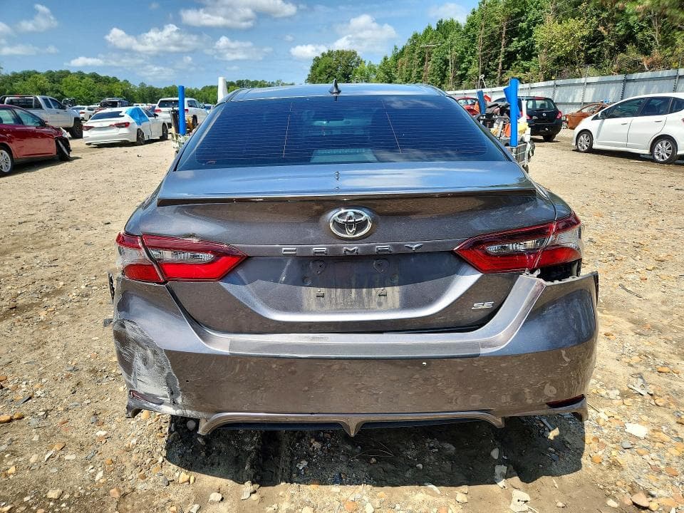 2021 TOYOTA CAMRY SE 6
