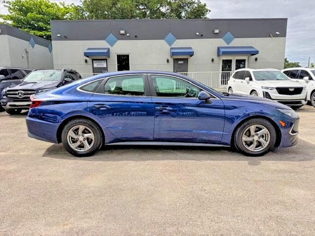 2021 HYUNDAI SONATA SE 13