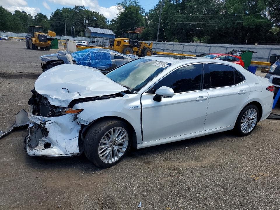 2019 TOYOTA CAMRY HYBRID XLE - 1