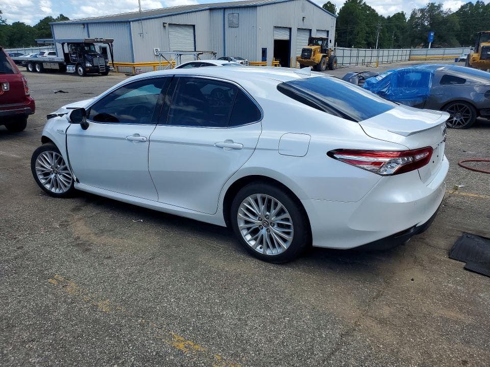 2019 TOYOTA CAMRY HYBRID XLE 2