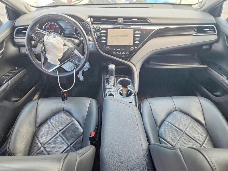 2019 TOYOTA CAMRY HYBRID XLE 8