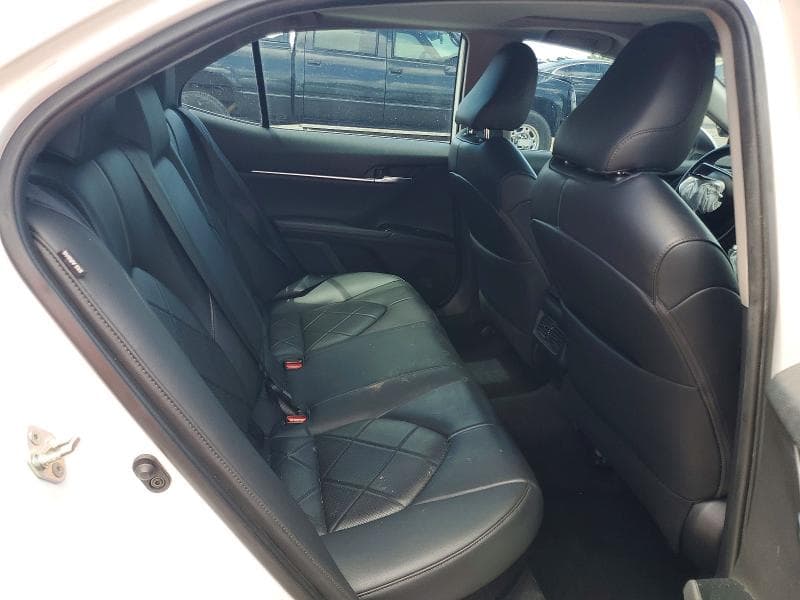 2019 TOYOTA CAMRY HYBRID XLE 10