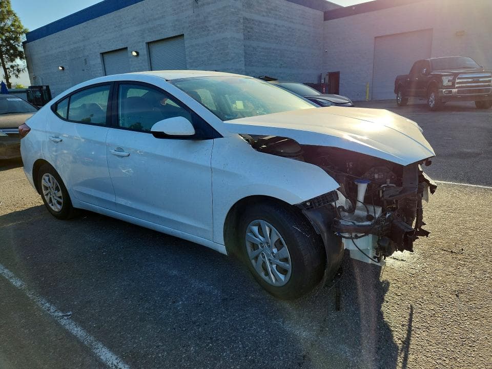 2019 HYUNDAI ELANTRA SE 4